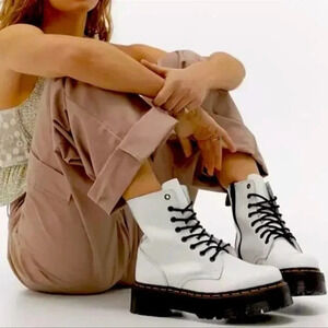 Dr. Martens Jadon Boot Smooth Leather Platforms in WHITE POLISHED SMOOTH  Sz: 8